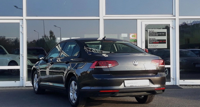 Volkswagen Passat cena 74900 przebieg: 71800, rok produkcji 2020 z Lędziny małe 704